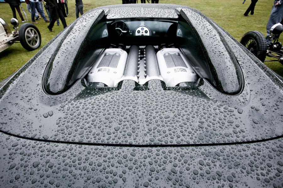  Bugatti Veyron 16.4 Centenaire 2009 года  (фото 27 из 130)